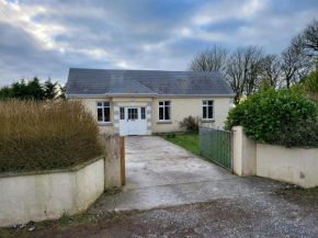 Peaceful Farm Cottage in Menlough near Mountbellew, Ballinasloe, Athlone & Galway